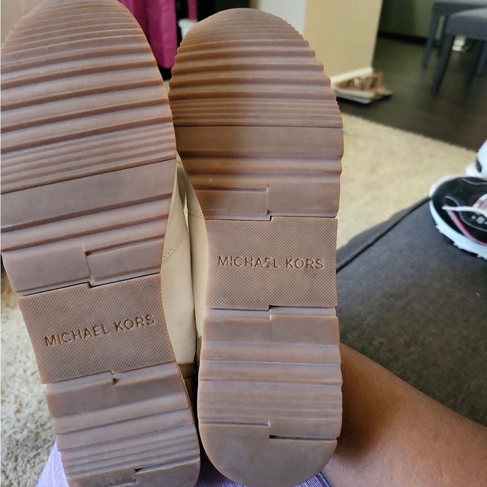 A super cute pair of MK Tennis Shoes. Size 11 - Picture 2 of 4